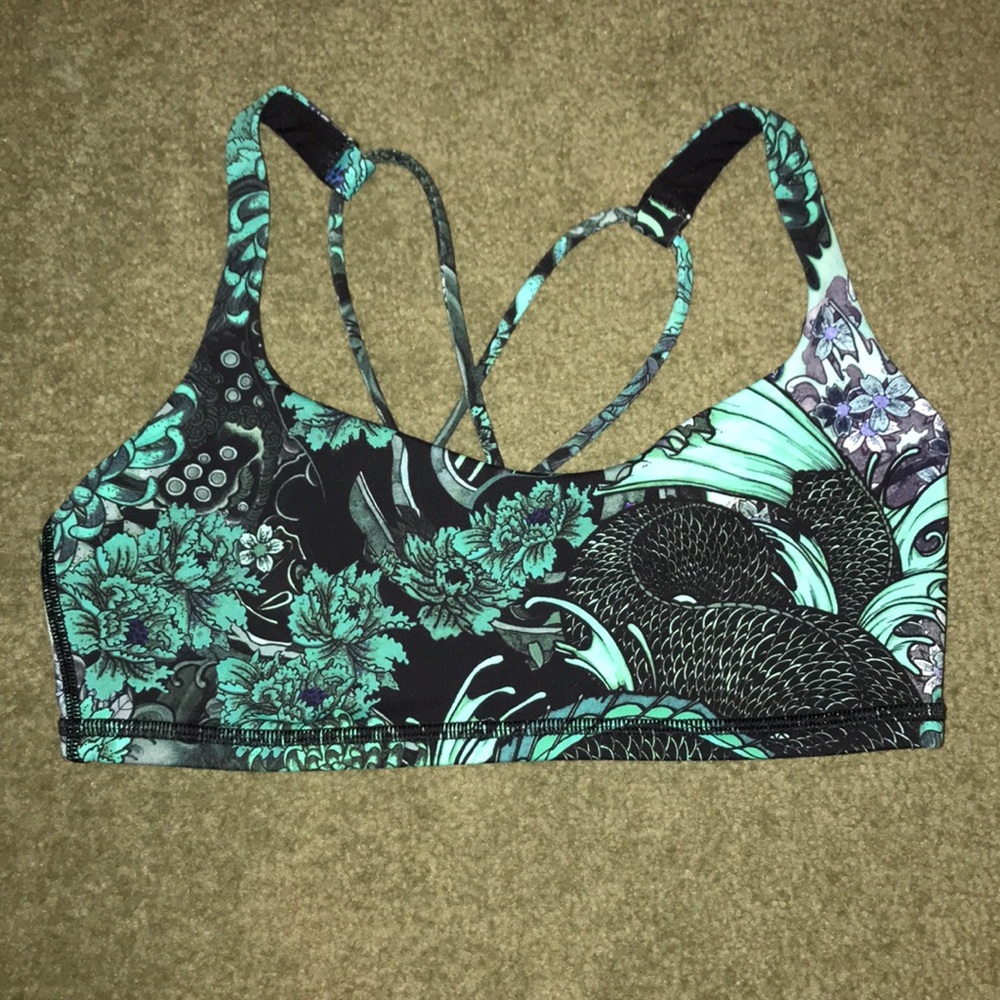 Lululemon Free to Be Sports Bra